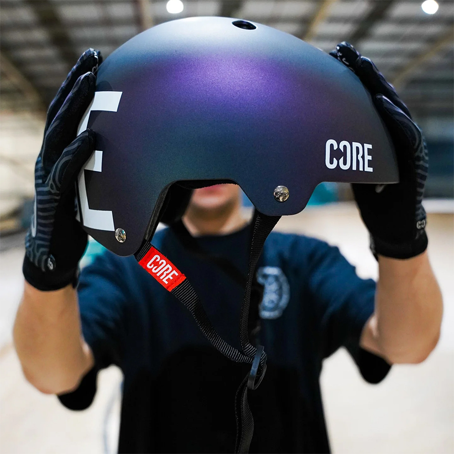 core-street-helmet-neochrome 4