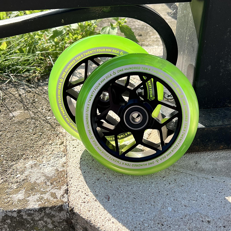 Blunt-Diamond-wheel-110mm-black-smoke-green 3